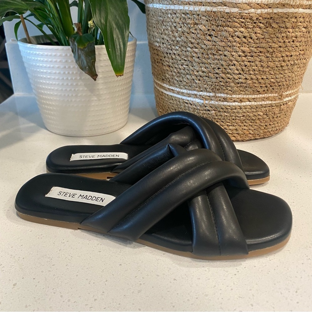 Steve Madden Puffy Criss Cross Slip On Slide Sandals - Picture 5 of 6